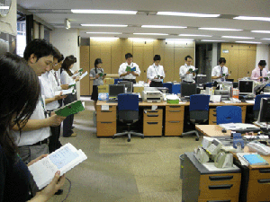 毎日の朝礼風景